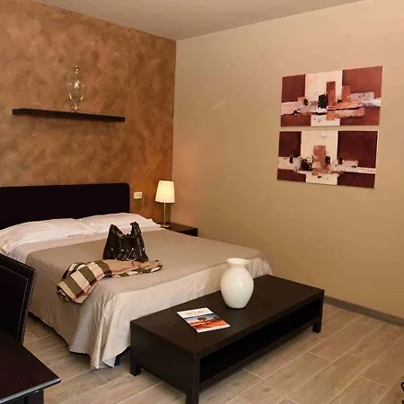 Residenza Alighieri 호텔 2*