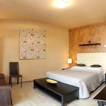 Отель Residenza Alighieri 2*